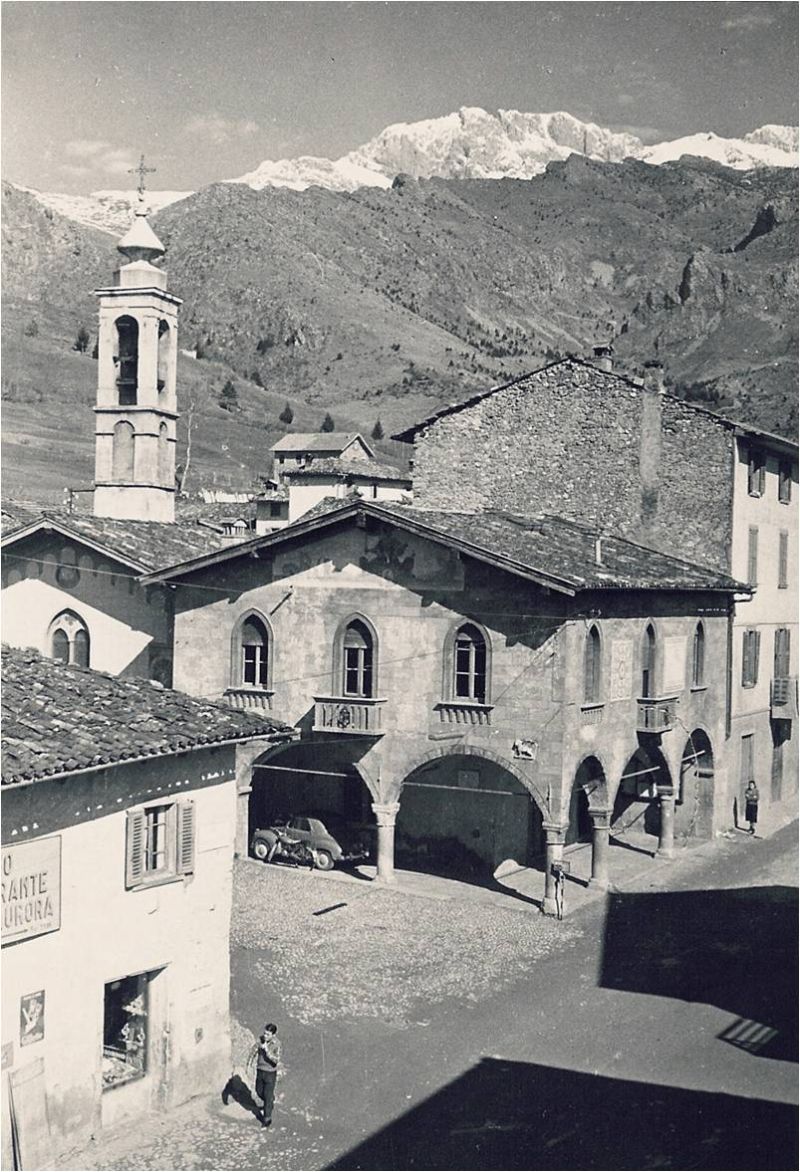 Vecchio palazzo comunale - foto d'archivio veduta